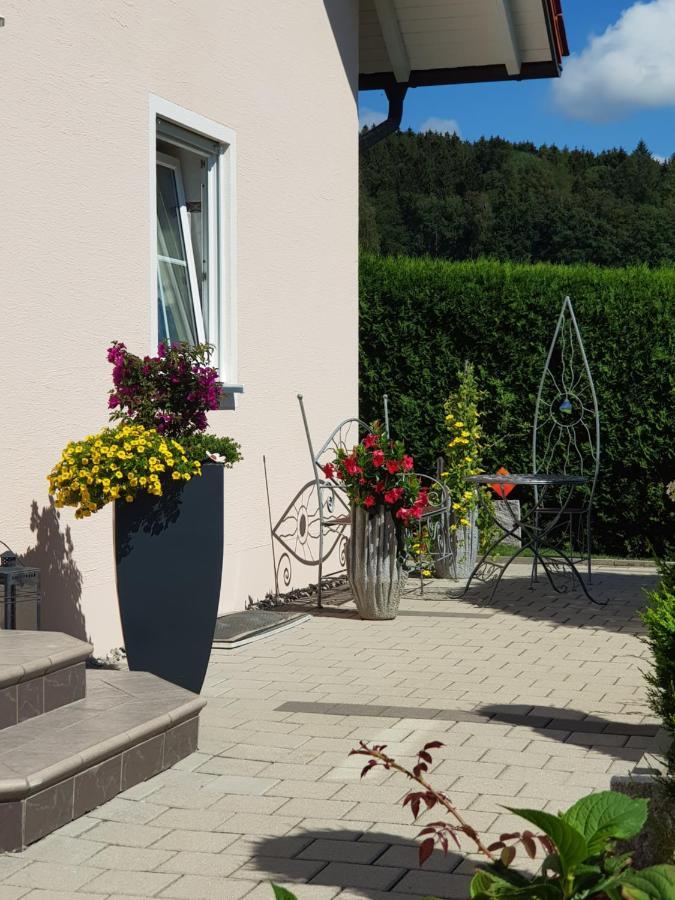 Ferienwohnung Toni Mit Balkon Und Garten Pemfling Kültér fotó